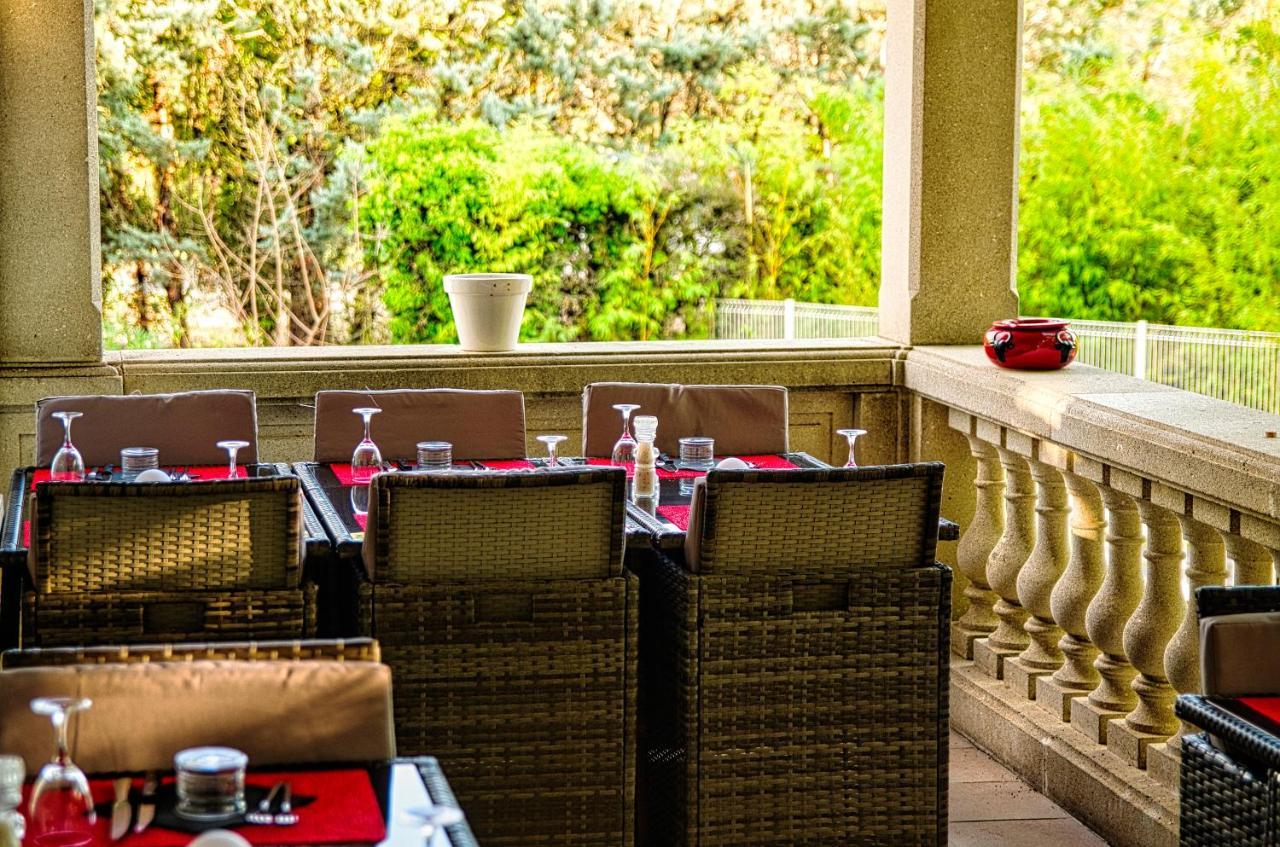 Hotel Restaurant Le Colombier Remoulins Eksteriør bilde