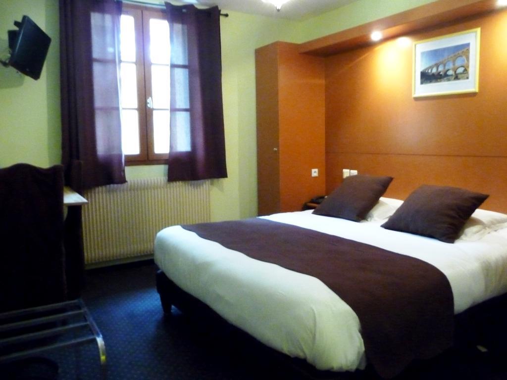 Hotel Restaurant Le Colombier Remoulins Eksteriør bilde